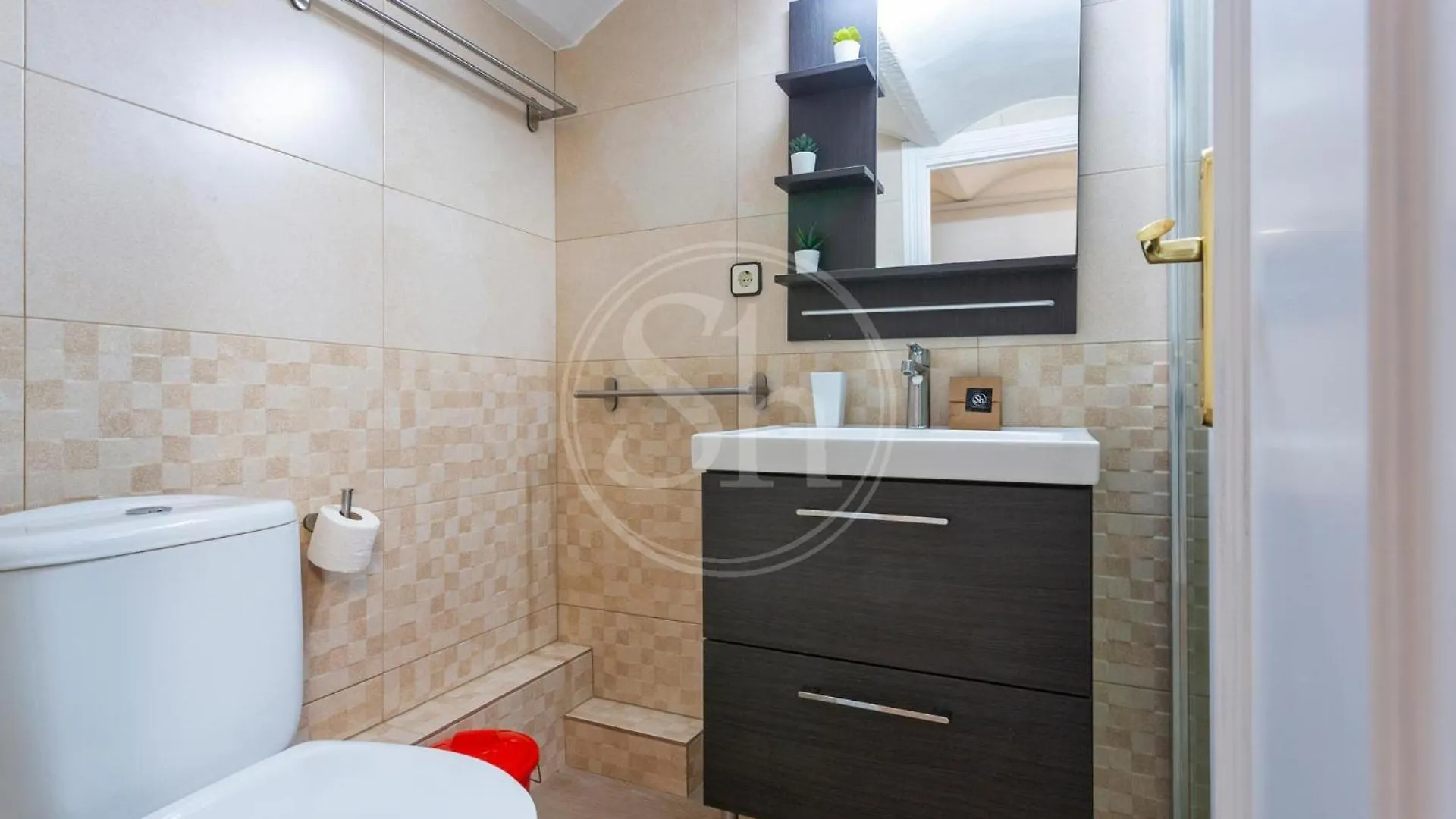 アパート Practico Apartamento Cerca De Estacion De Sants バルセロナ